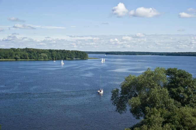 Jeziorak to najdłuższe jezioro w Polsce. Niewiarygodne, ile ma kilometrów! 