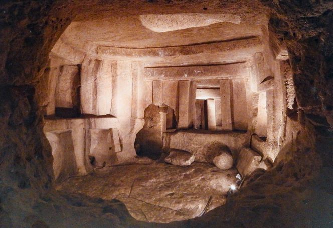 Hypogeum Ħal-Saflieni – podziemna budowla z około 2500 roku p.n.e. znajdująca się w miejscowości Paola na Malcie