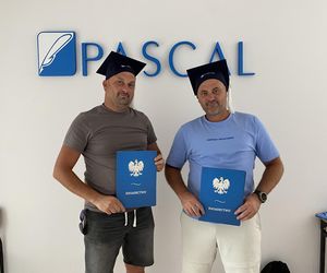 Wakacyjny patrol Eska Summer City w olsztyńskim oddziale Szkoły Policealnej Pascal