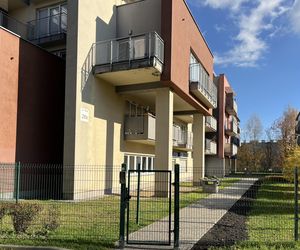 Teligi 26 w Krakowie. Blok z ukrytym balkonem