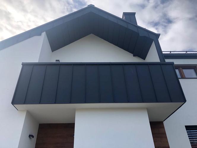 Taras i balkon z attyką – dlaczego warto?