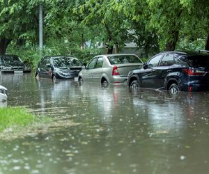 Kilkanaście godzin deszczu. Możliwe podtopienia, szalona prognoza