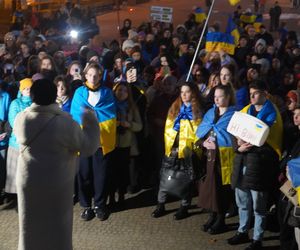 Manifestacja w trzecią rocznicę wybuchu wojny w Ukrainie