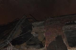 Wyburzona chłodnia kominowa