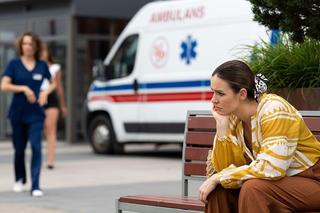 Na dobre i na złe odc. 900. Hania Sikorka (Marta Żmuda Trzebiatowska), Julka Burska (Aleksandra Hamkało)