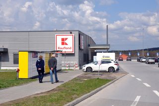 Protest pracowników sieci Kaufland. Będą blokować drogę w Łódzkiem