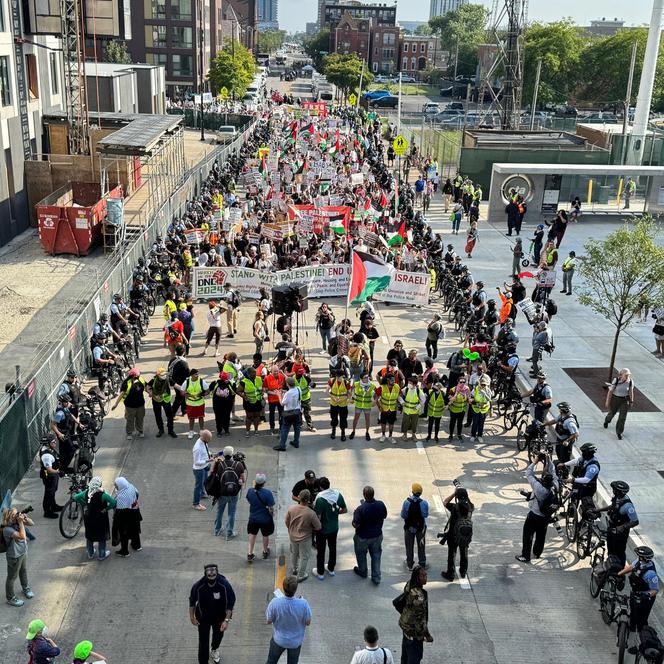 Niemal 70 zatrzymanych po protestach w czasie DNC