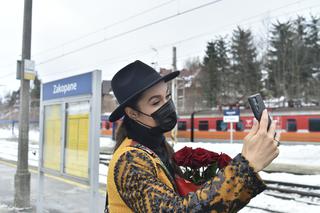 Gwiazdy TVP przyjechały pociągiem do Zakopanego
