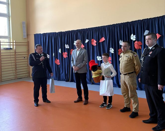 Iwo uratował rodzinę z pożaru.