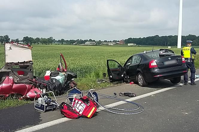 Koszmarny wypadek w Głuchowie pod Toruniem - dwie ofiary śmiertelne, w tym 7-latka