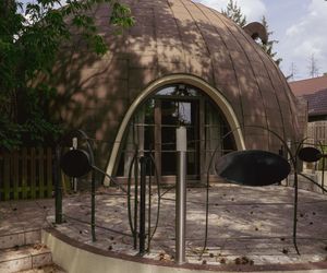 Dom Igloo w Aninie czyli część hotelu Noclegi Ufo