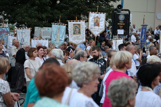 76. rocznica Cudu Lubelskiego. Procesja różańcowa w centrum Lublina