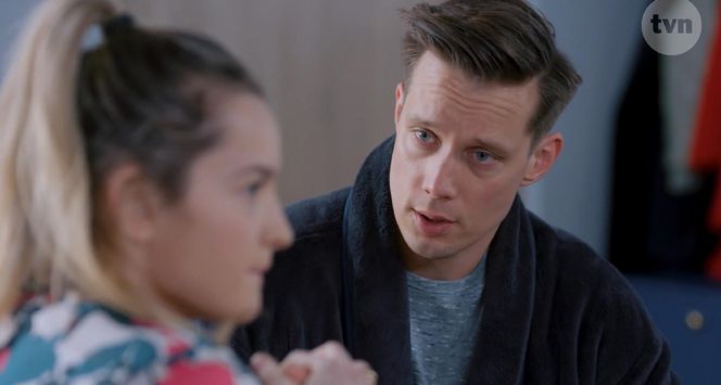 Na Wspólnej odc. 4045. Darek Żbik (Michał Mikołajczak), Kasia (Julia Chatys)