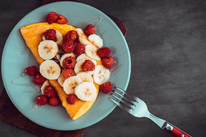 Przepis na fit omlet bananowy. Błyskawiczny i idealny na dietetyczne śniadanie