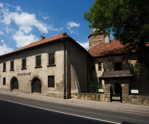 Koniec pewnej epoki. Muzeum Okręgowe w Nowym Sączu opuszcza Dom Gotycki