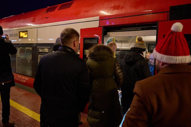 Dodatkowe pociągi ruszyły z Torunia do Czernikowa