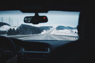 Własnym autem na ferie. Jak się przygotować do wyjazdu? [AUDIO]