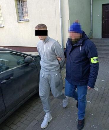 Próbowali wyłudzić od seniorów ponad 300 tys. zł. Dwóch 20-latków odpowie za oszustwa metodą „na policjanta”