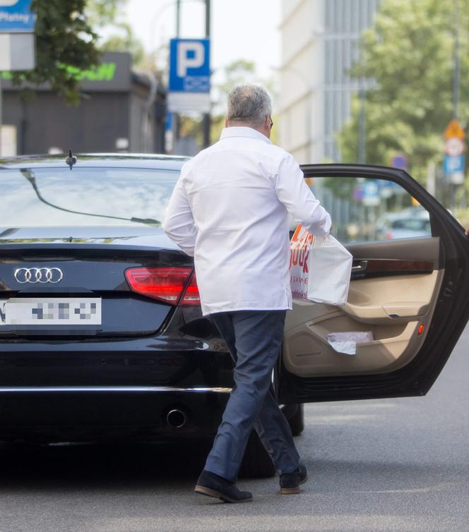 Aleksander Kwaśniewski zakupy w księgarni