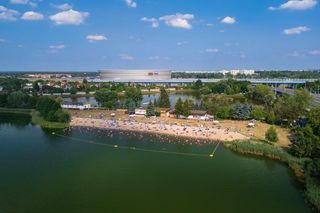 Otwierają popularne kąpieliska we Wrocławiu. Sprawdź, gdzie wybrać się nad wodę