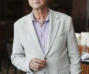 Piotr Cyrwus przez lata próbował pozbyć się „Ryśka z Klanu”, a teraz znów go szufladkują