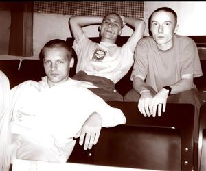 Tragiczna śmierć Magika poruszyła Polskę, a ale jego muzyka wciąż żyje. Teraz Paktofonika wystąpi w Opolu