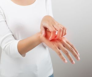 Atopowe zapalenie skóry (AZS) nasila się zimą i wiosną