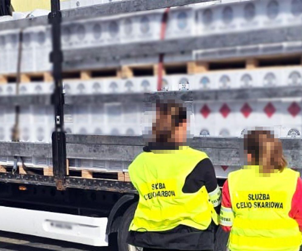 Próbowali przemycić gazy cieplarniane w ciężarówce. Zabezpieczono ponad 4000 butli