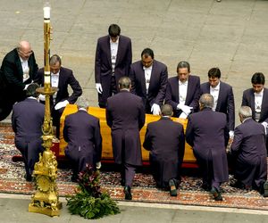 Tak wyglądał pogrzeb Jana Pawła II w Watykanie
