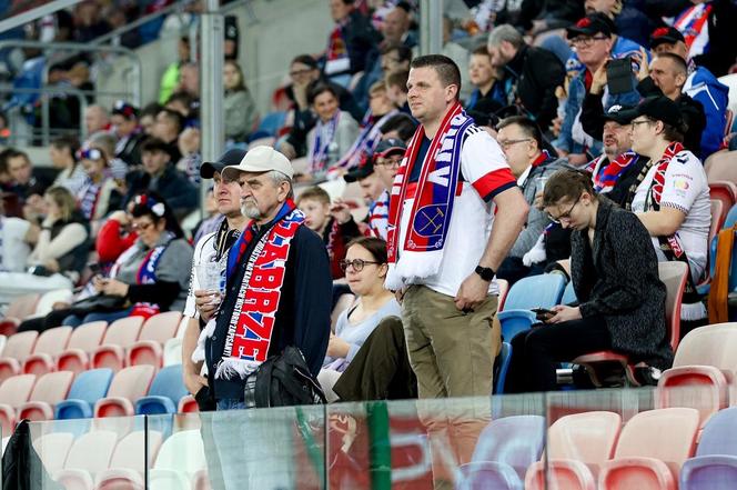 Kibice podczas meczu Górnik Zabrze - Legia Warszawa (01.04.2024)