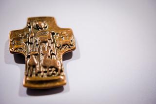 Ksiądz: zarabiam 1500zł miesięcznie, wszystko wydaję w internecie