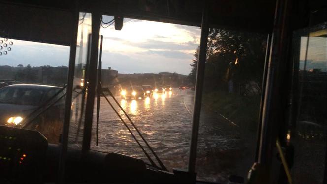 PILNE! Trwa walka ze skutkami potężnej nawałnicy która przeszła nad terenem gminy Zielonki