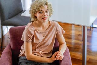 Grzechy sąsiadów. Ewa Święcicka (Marianna Zydek)