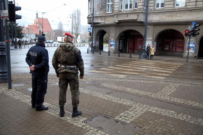 Policja patroluje Bydgoszcz wspólnie z Żandarmerią Wojskową