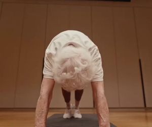 Ma 102 lata i uczy jogi! Jej nazwisko zwraca uwagę Polaków