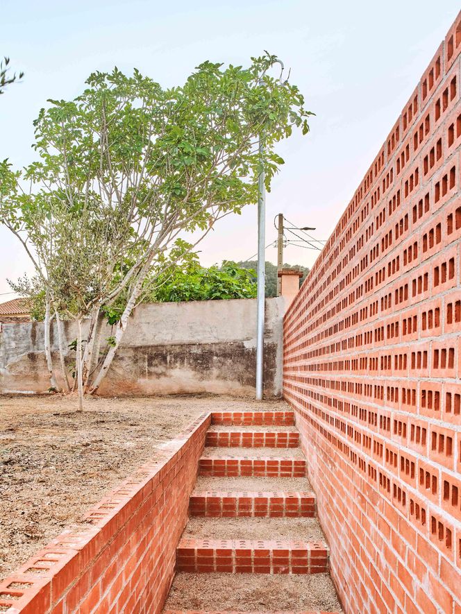 Residential Building near Barcelona by Àgora Arquitectura