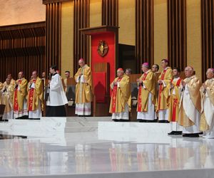 Biskupi zgromadzeni na Zebraniu Plenarnym KEP z modlitwą za papieża
