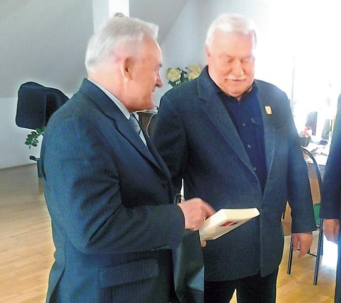 Wałęsa przeprosił się z komuną