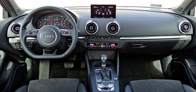 Audi A3 Sportback - deska rozdzielcza