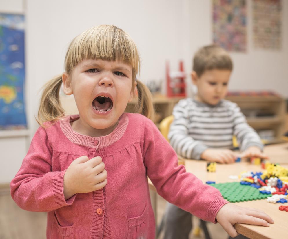 Pedagożka wyjaśnia, kiedy warto wdrożyć strategię stopniowego wydłużania czasu pobytu dziecka w przedszkolu