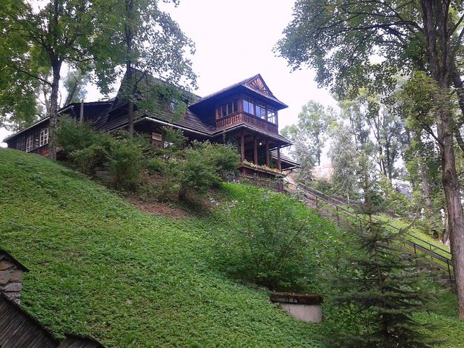 Ta małopolska willa jest perłą architektury. Kiedyś należała do sławnego poety, pioniera Młodej Polski