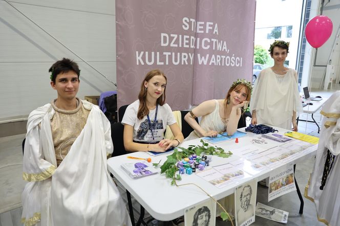 Parada samochodów i motocykli oraz naukowe doświadczenia, czyli Lubelski Piknik Naukowy 2025