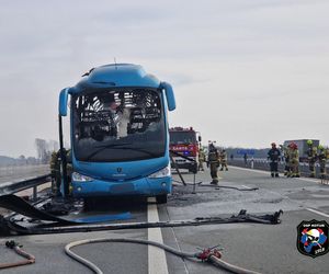 Pożar autokaru na autostradzie A2. Dzieci jechały nim na wycieczkę do Warszawy