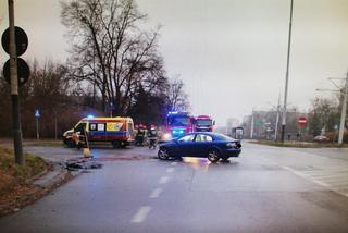 ŁÓDŹ: Wypadek Zgierska/Kniaziewicza: 23-letni sprawca porzucił auto Z RANNYM KOLEGĄ! W drugim aucie poszkodowana KOBIETA Z DZIECKIEM [FOTO]