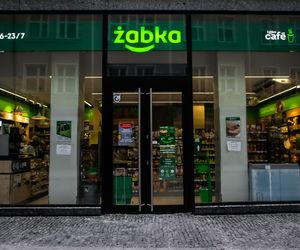 Tego pod żadnym pozorem nie kupuj w Żabce. Dietetyk mówi wprost 