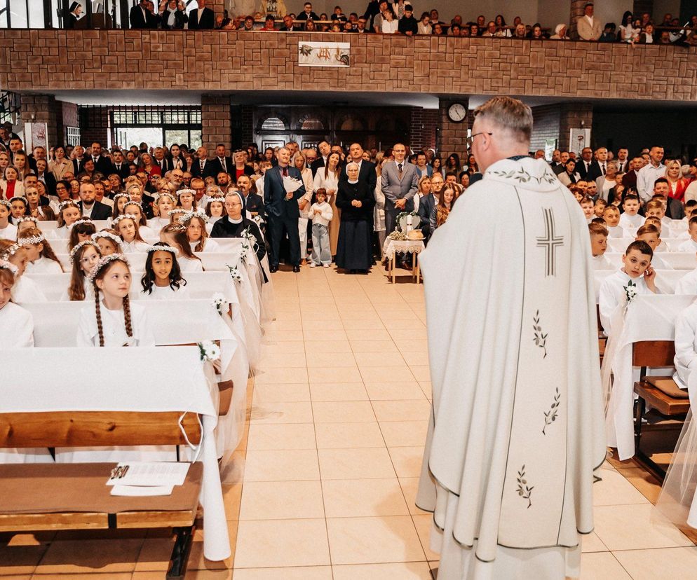 Uroczystość I Komunii Świętej w parafii pw. Ducha Świętego w Szczecinku
