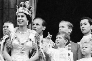 Król Karol III przychodził na świat 30 godzin! Koszmarne porody Elżbiety II były owiane tajemnicą