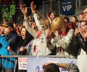 Publiczność na koncercie Lady Pank i Myslovitz na Kadzielni w Kielcach