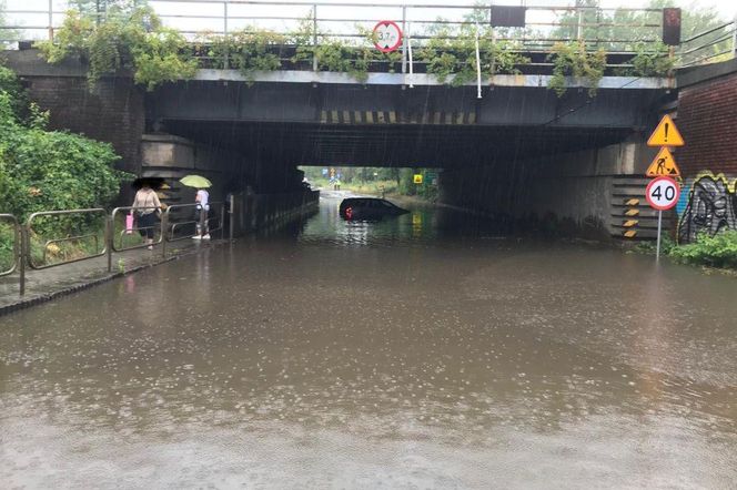 Burze i nawałnice nad Polską! Strażacy w akcji – setki interwencji w całym kraju!