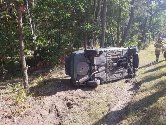 Wypadek samochodu osobowego w Legionowie